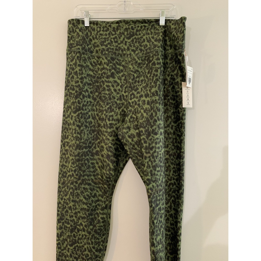 NWT GOOD AMERICAN Core Power Legging size 6 Pesto Leopard